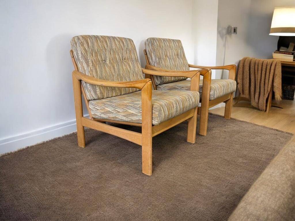 Set of 2 vintage armchairs / individual armchairs / sofas