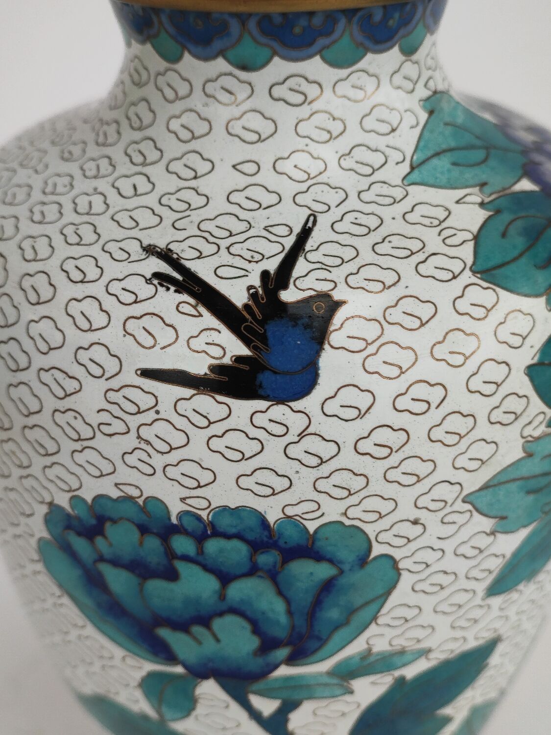Vase cloisonné