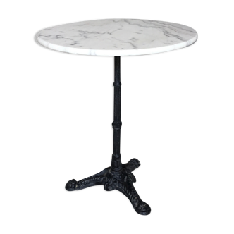Round marble bistro table and cast iron base