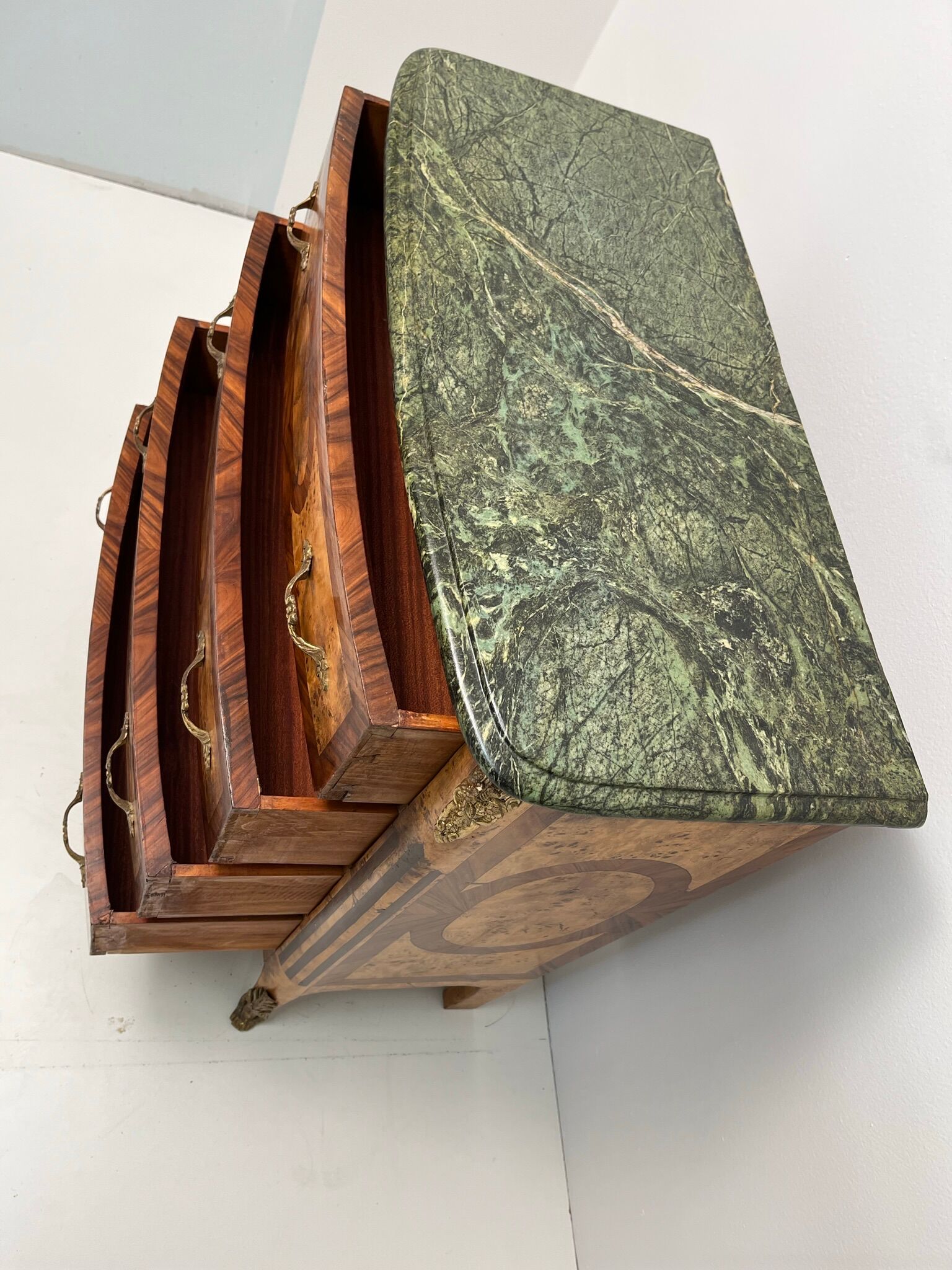 Commode 4 tiroirs marqueterie plateau marbre vert
