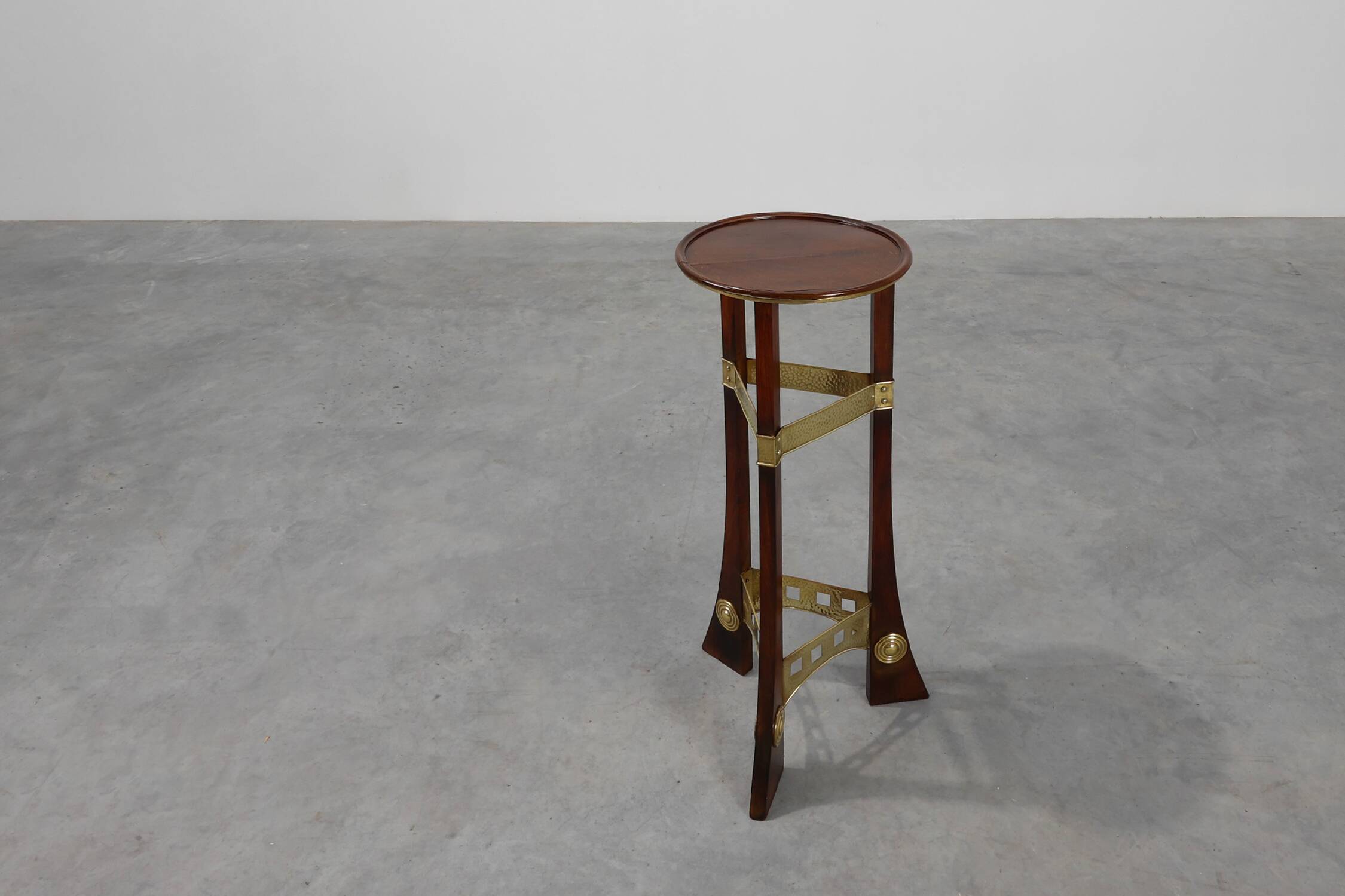 Art Nouveau Pedestal in wood and brass, Belgium, ca. 1910