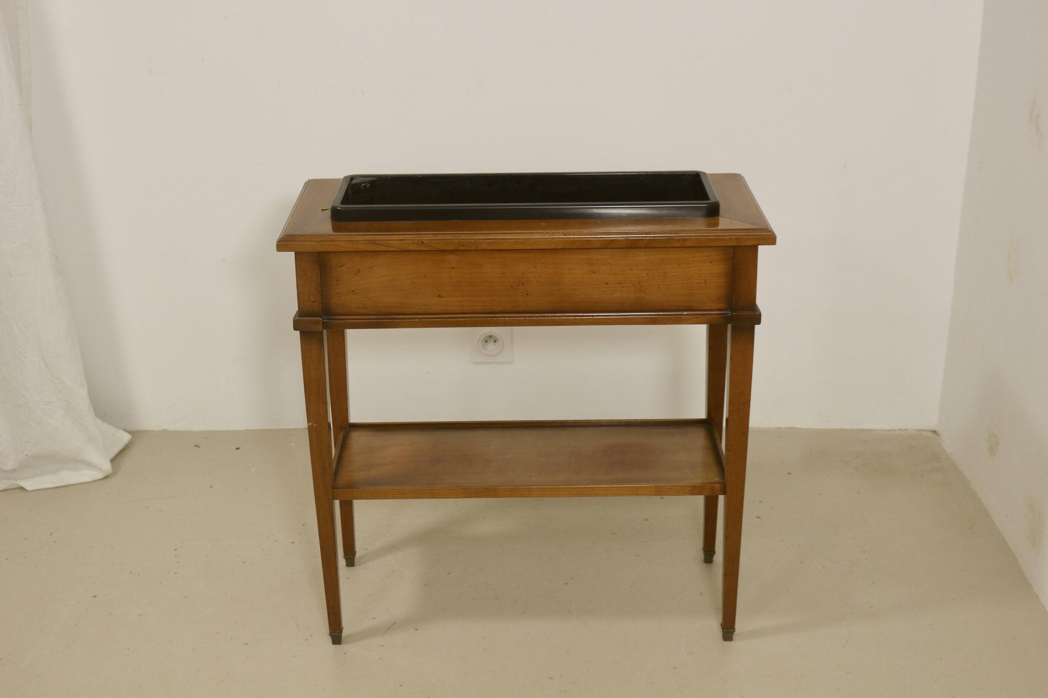 Indoor wooden planter. Ref blanchette