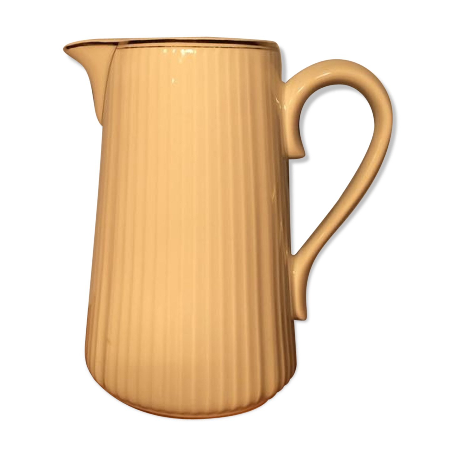 White pitcher streaked