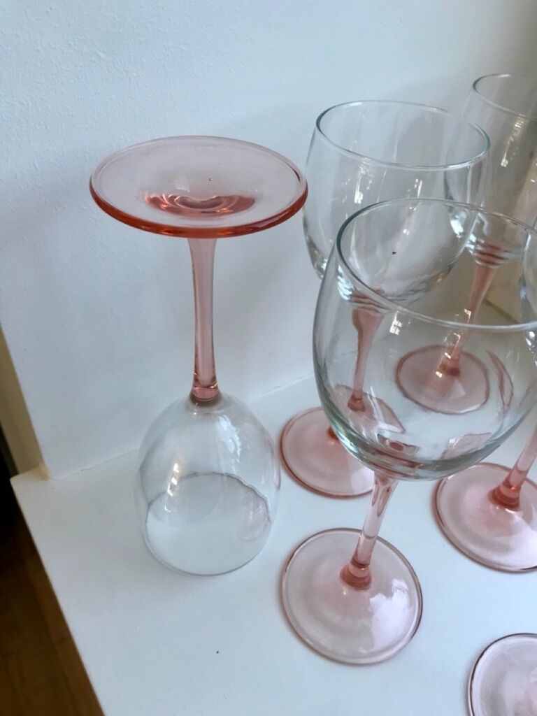 Lot de 6 verres à vin à pieds rose années 70