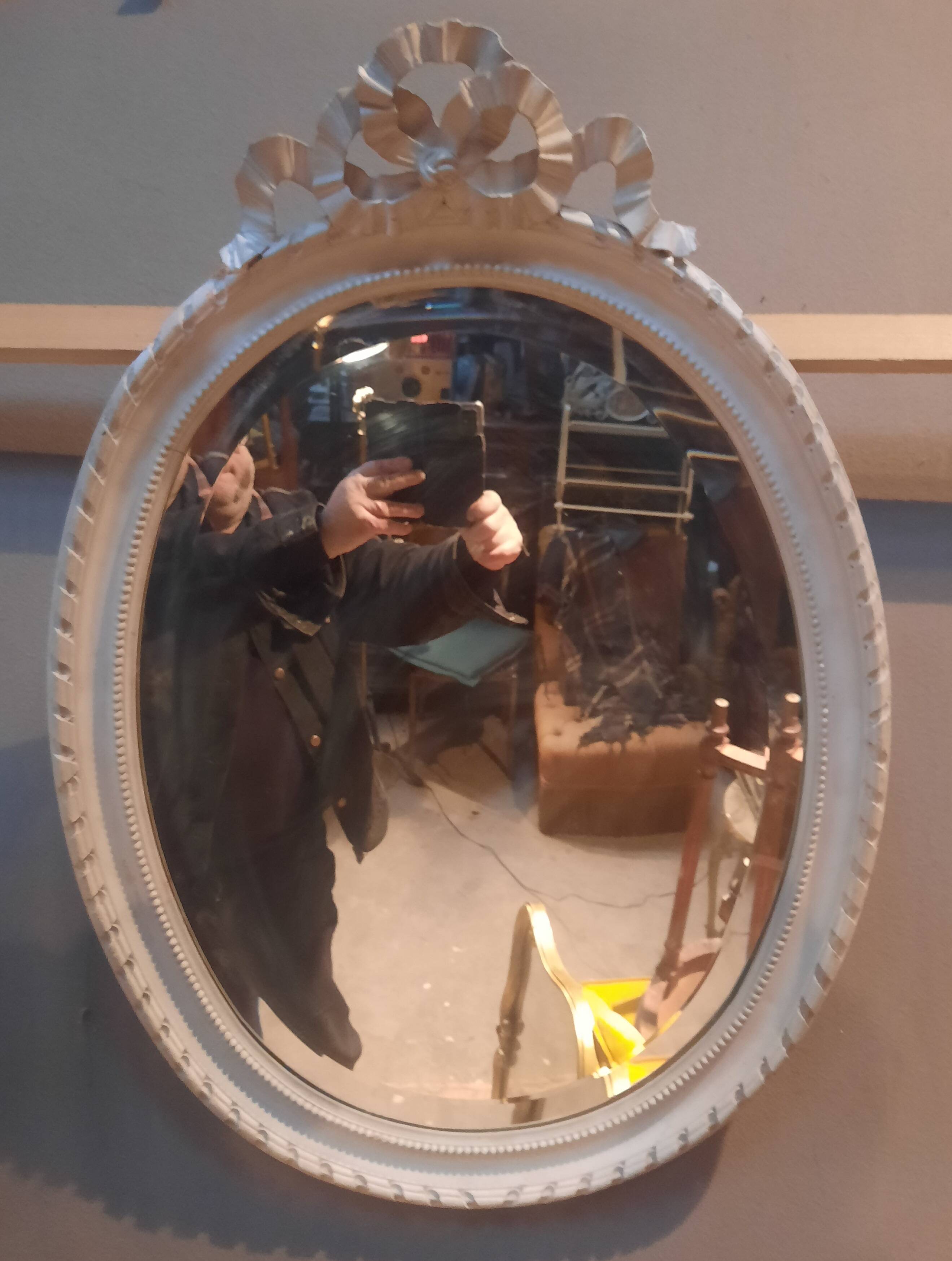 Mirroir oval  style Louis XV I