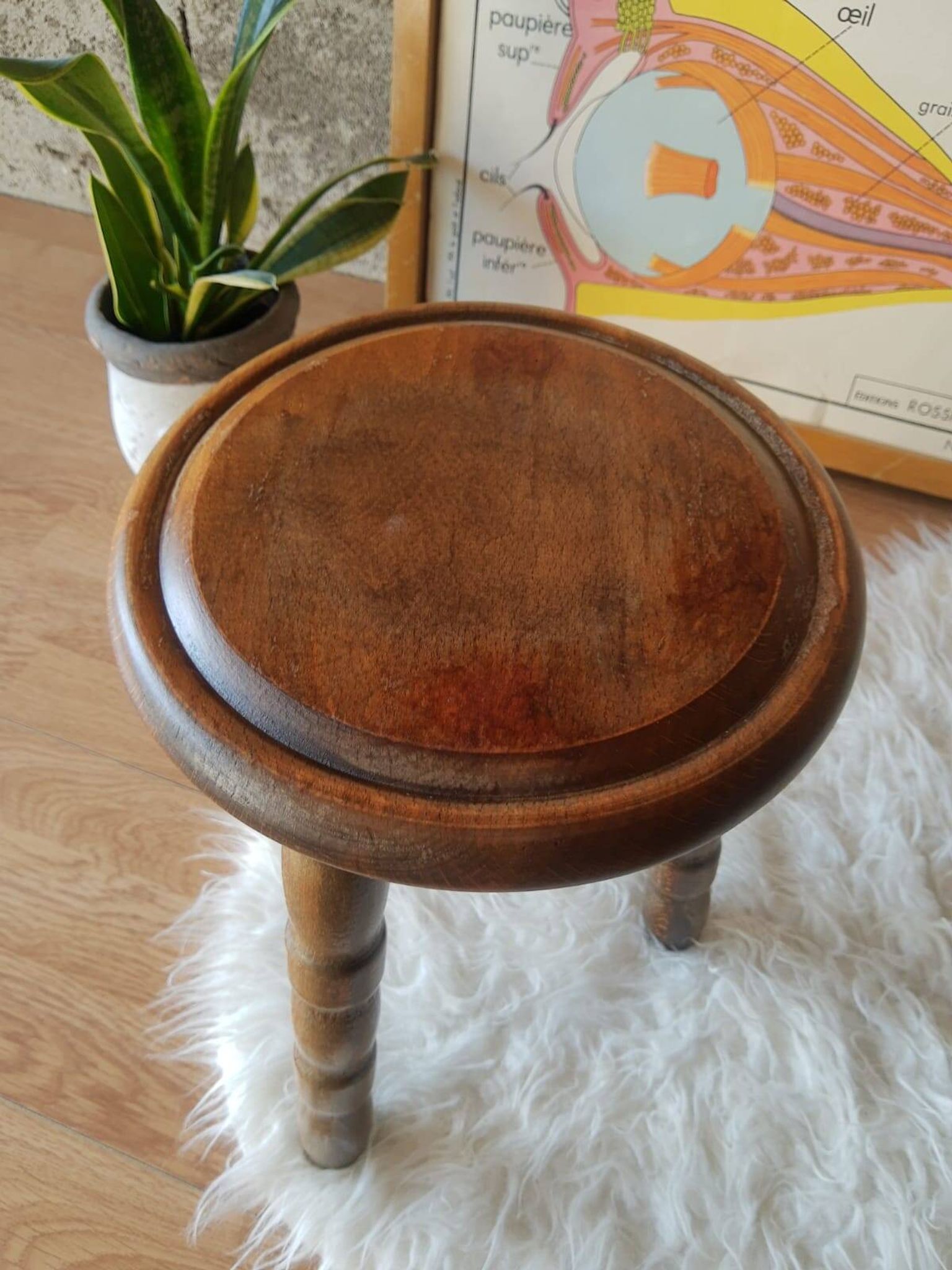 Ancien tabouret de ferme, campagne en bois tripode