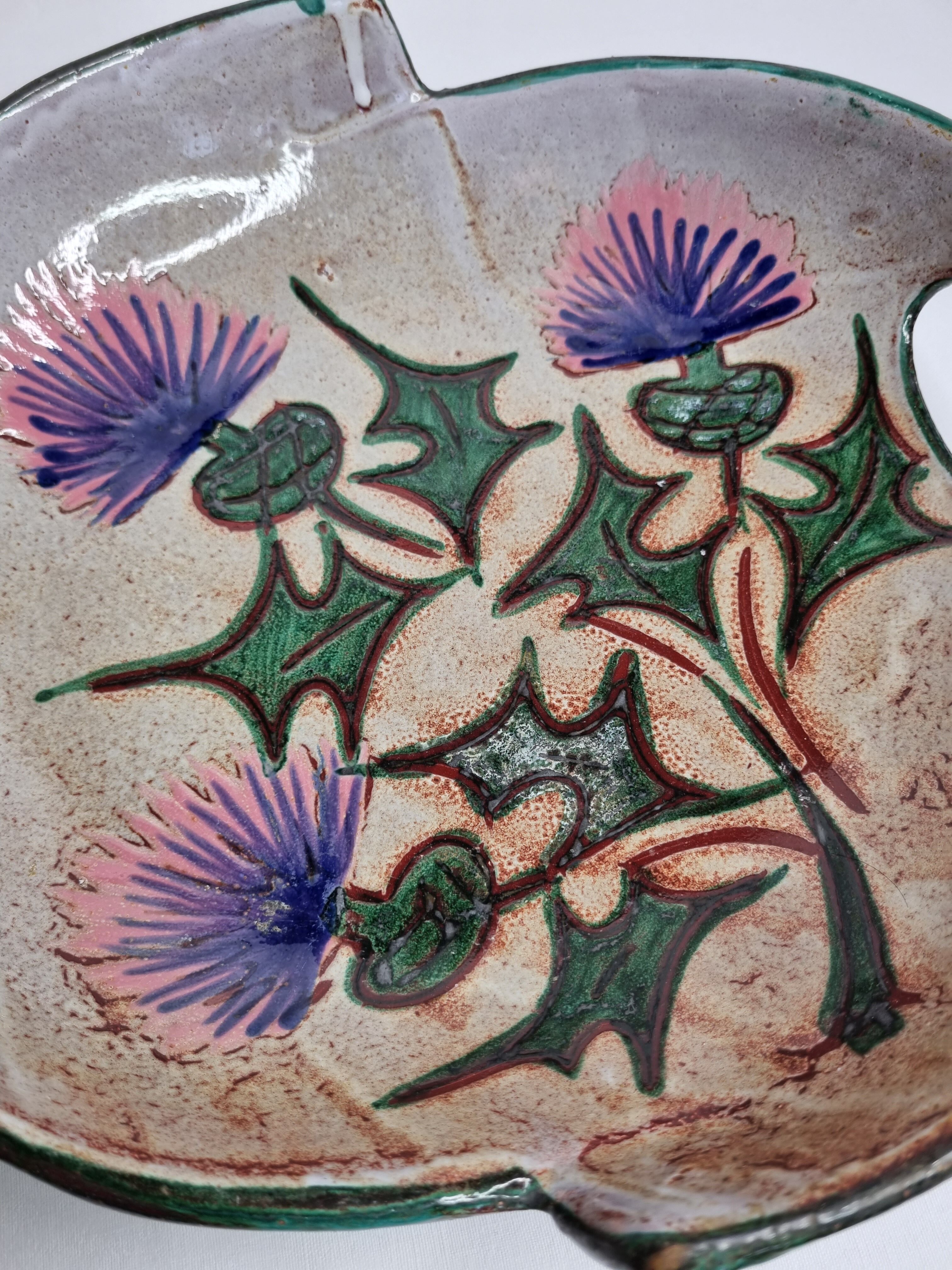 Ceramic dish with thistle decoration by Daniel Etienne, 31 cm