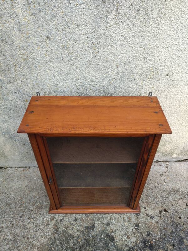 Vitrine en pin ou pitchpin