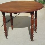 expandable table in solid mahogany