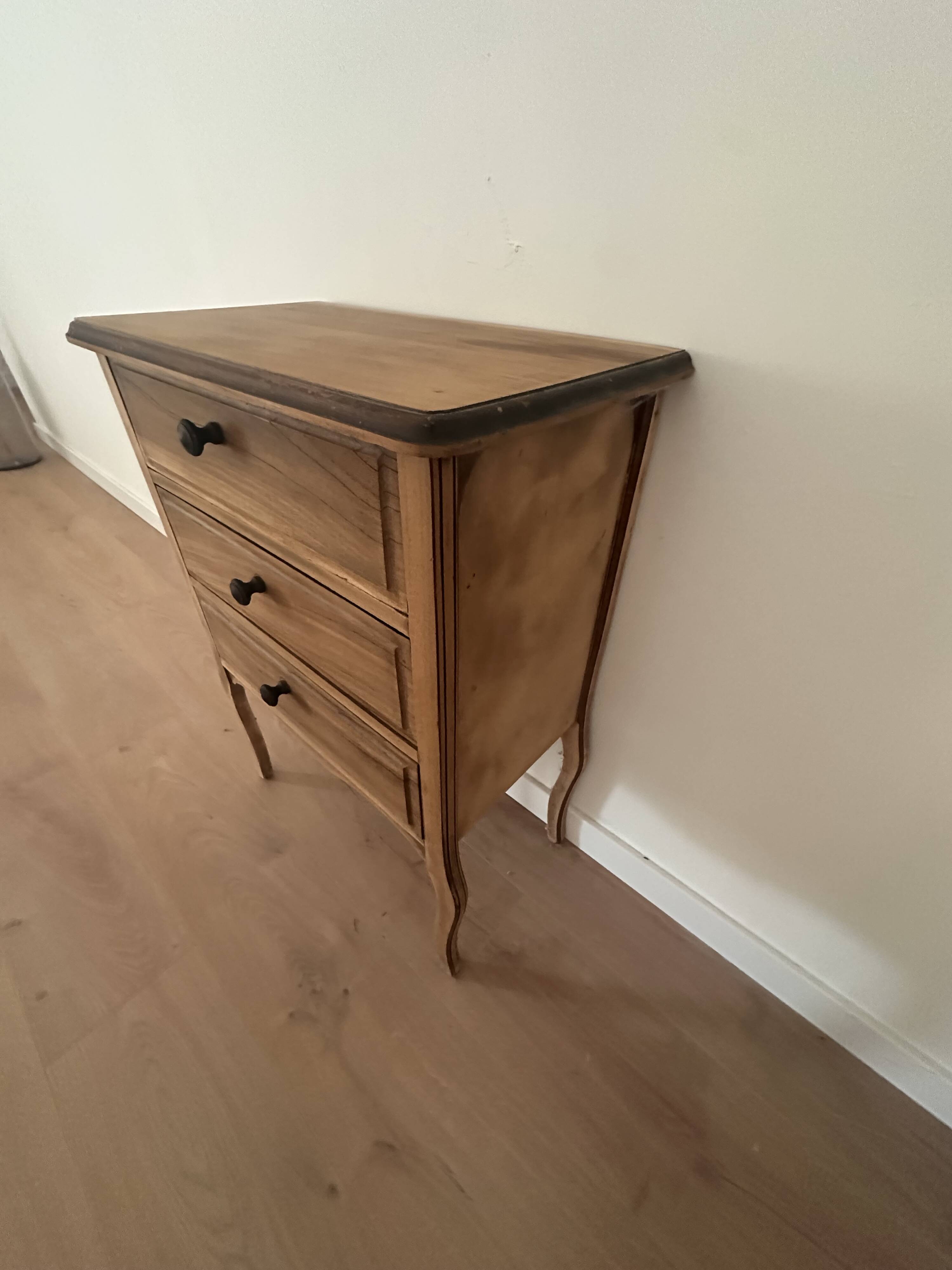 Petite Commode/table de chevet