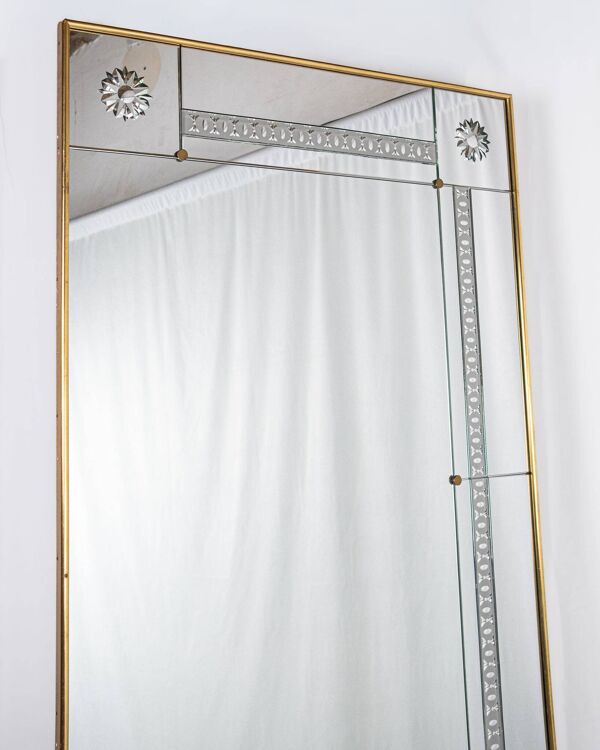 Grand miroir de style brasserie, aux miroirs gravés, France, 1950s