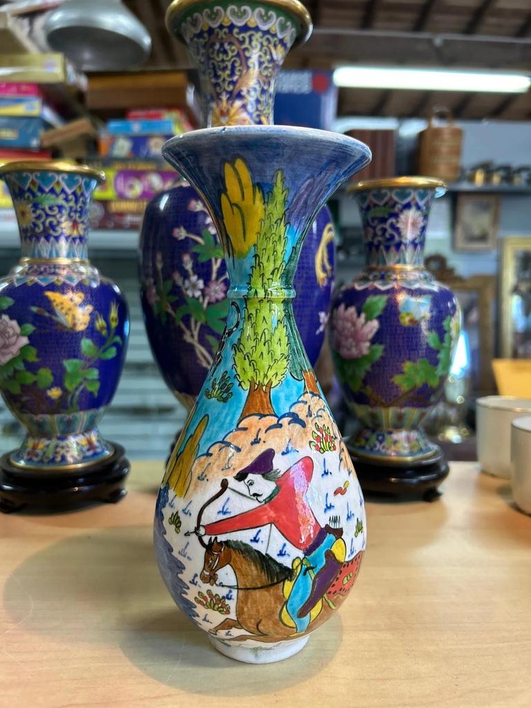Rare vintage vase Altin Gini in Turkish Kütahya glazed earthenware, handmade and signed.