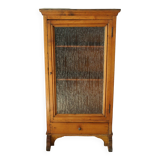 Low country window from the early 20th century