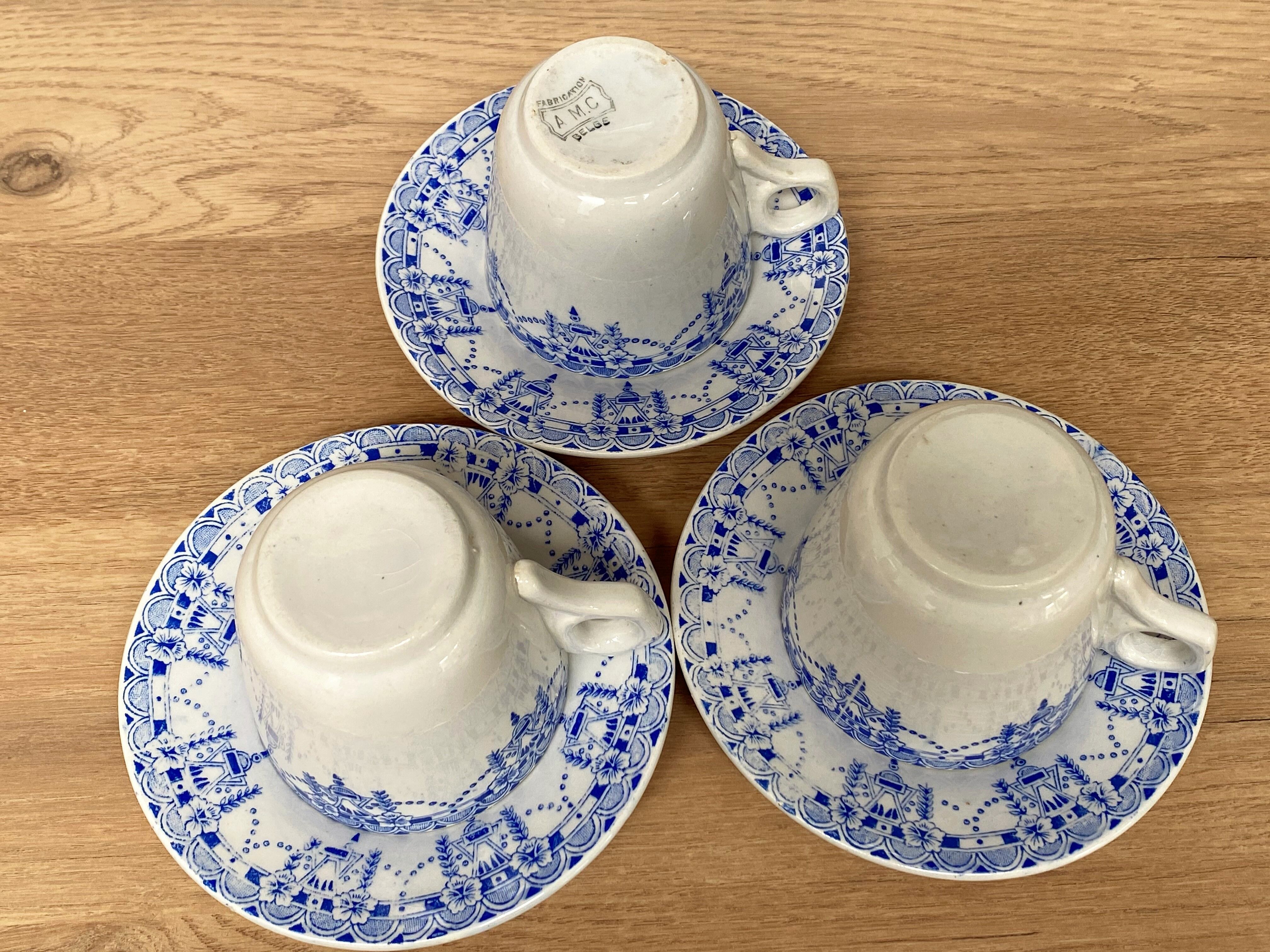 Set of 3 tea cups and their earthenware cups