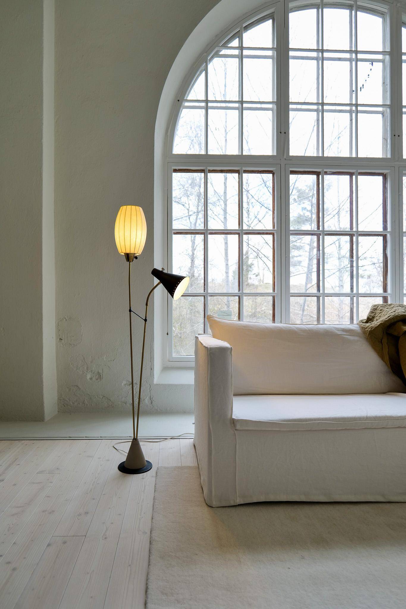 Mid-century floor lamp attributed to Hans Bergström for Ateljé Lyktan, Sweden 1950.