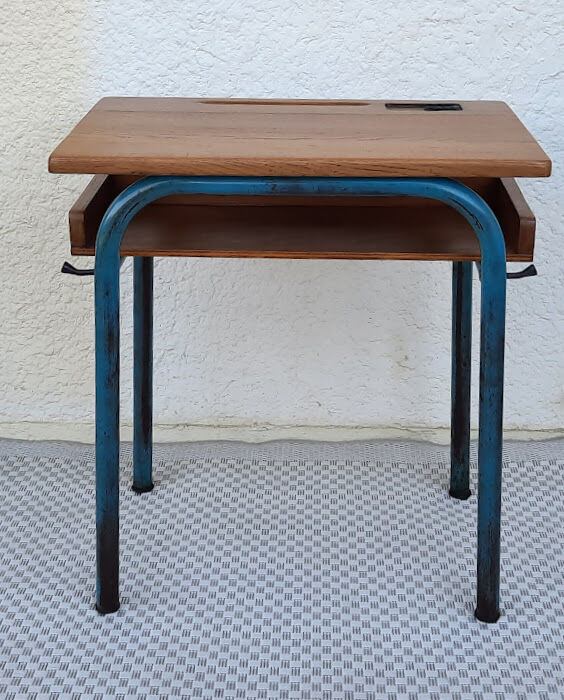 School desk table