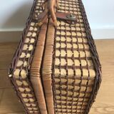 Wicker picnic basket