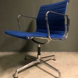 Vitra Eames EA108