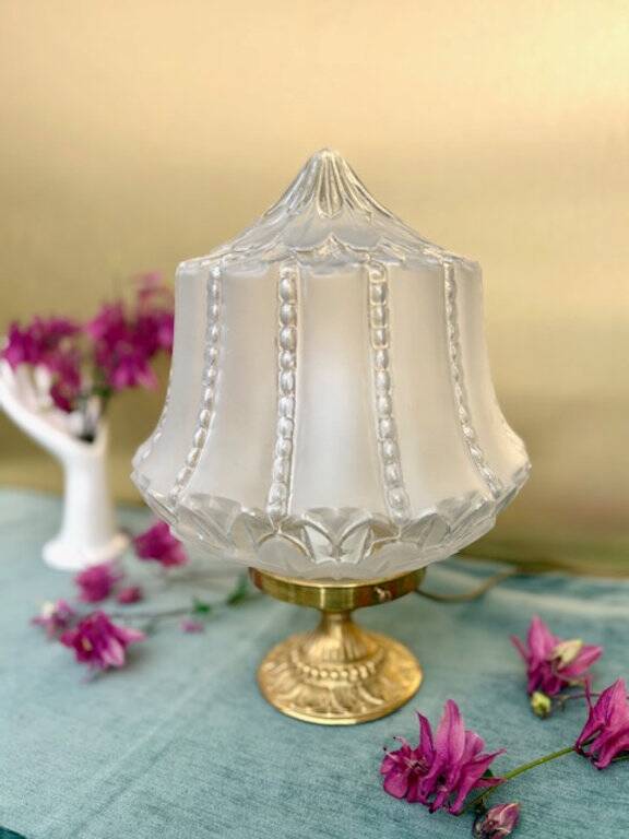Art Deco lamp with floral patterns