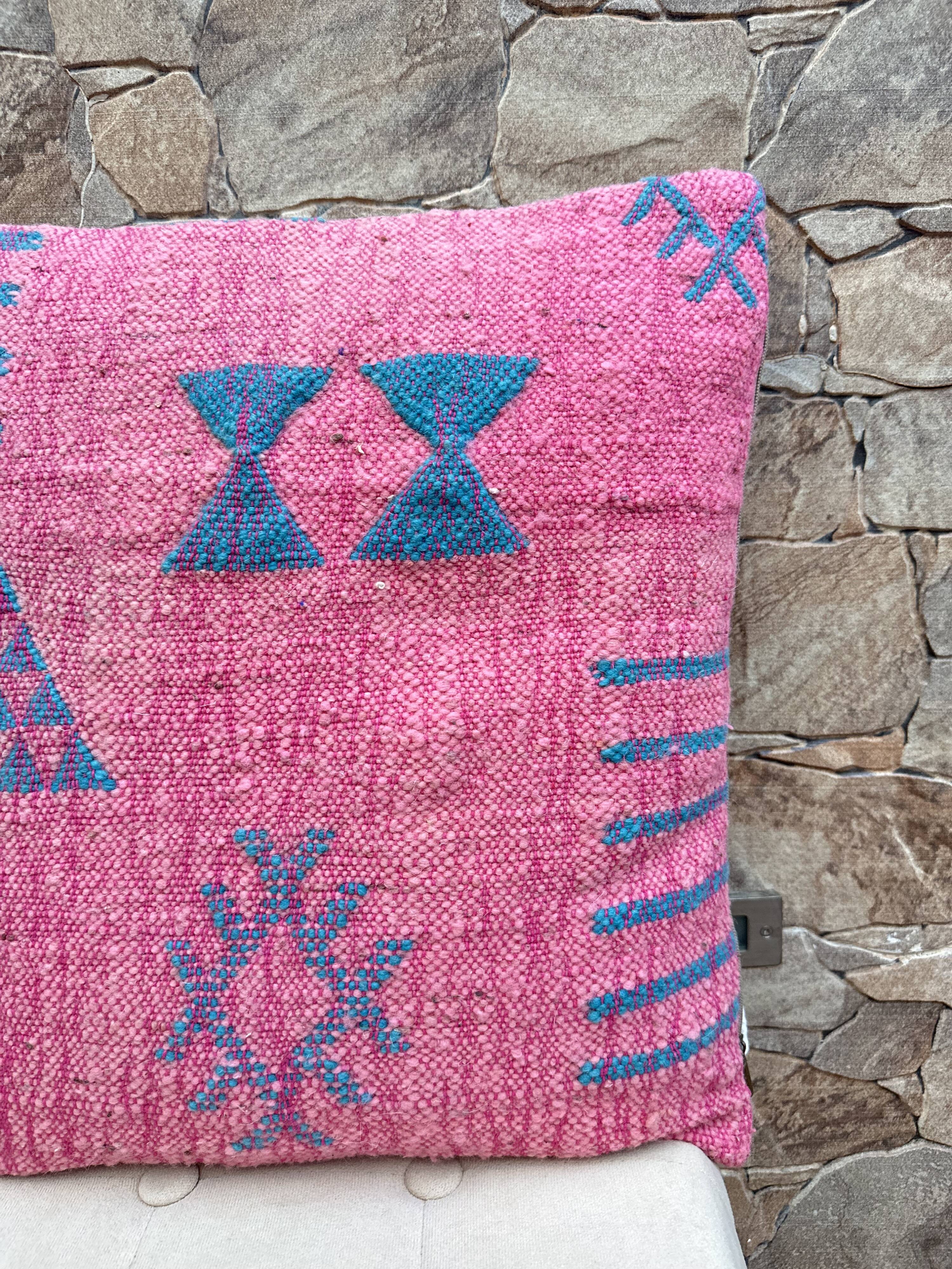 Handmade Berber wool cushion: Moroccan Kilim cushion (45x45cm)