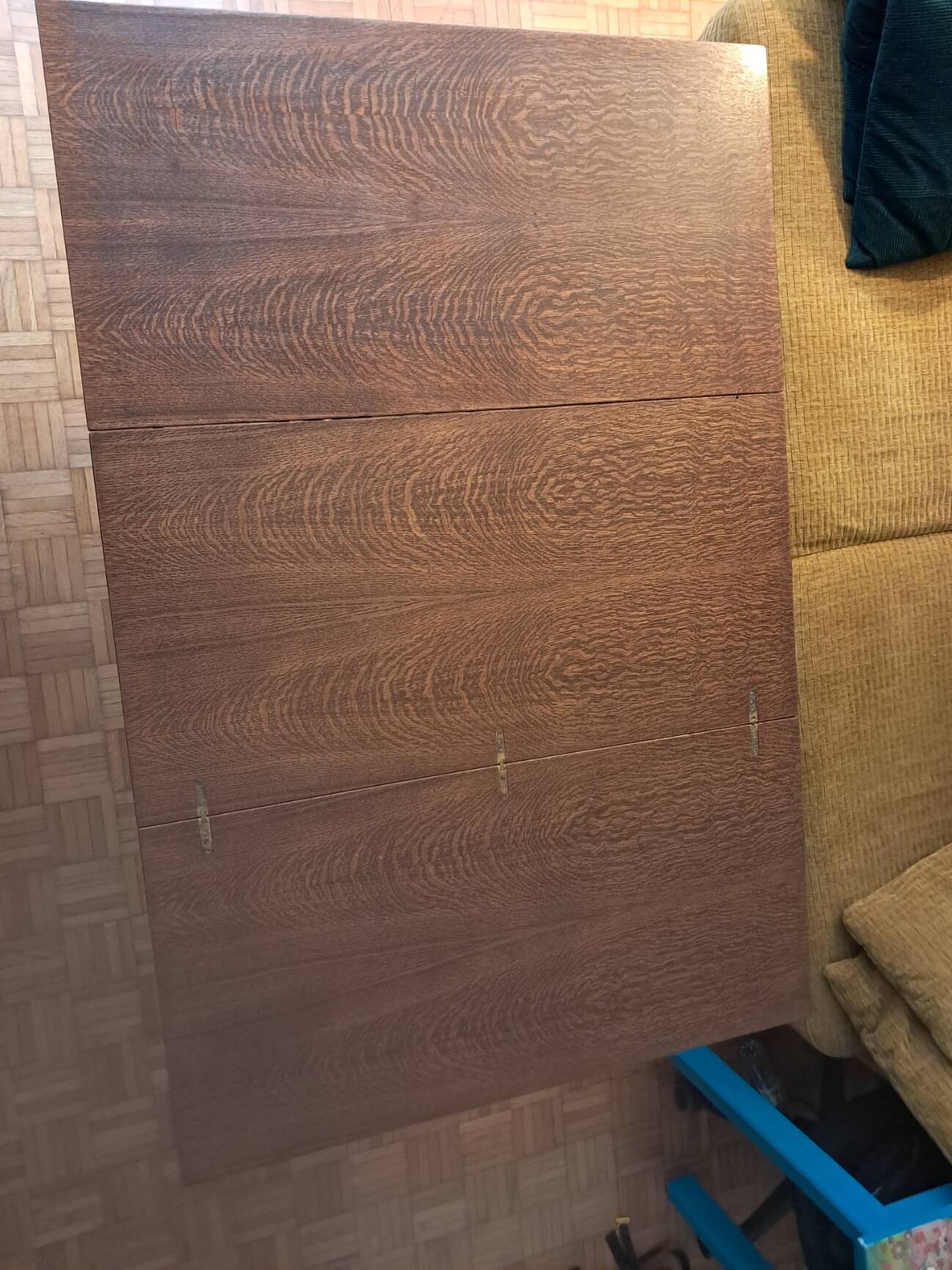 Vintage lift-top coffee table in solid oak – 1950s/60s