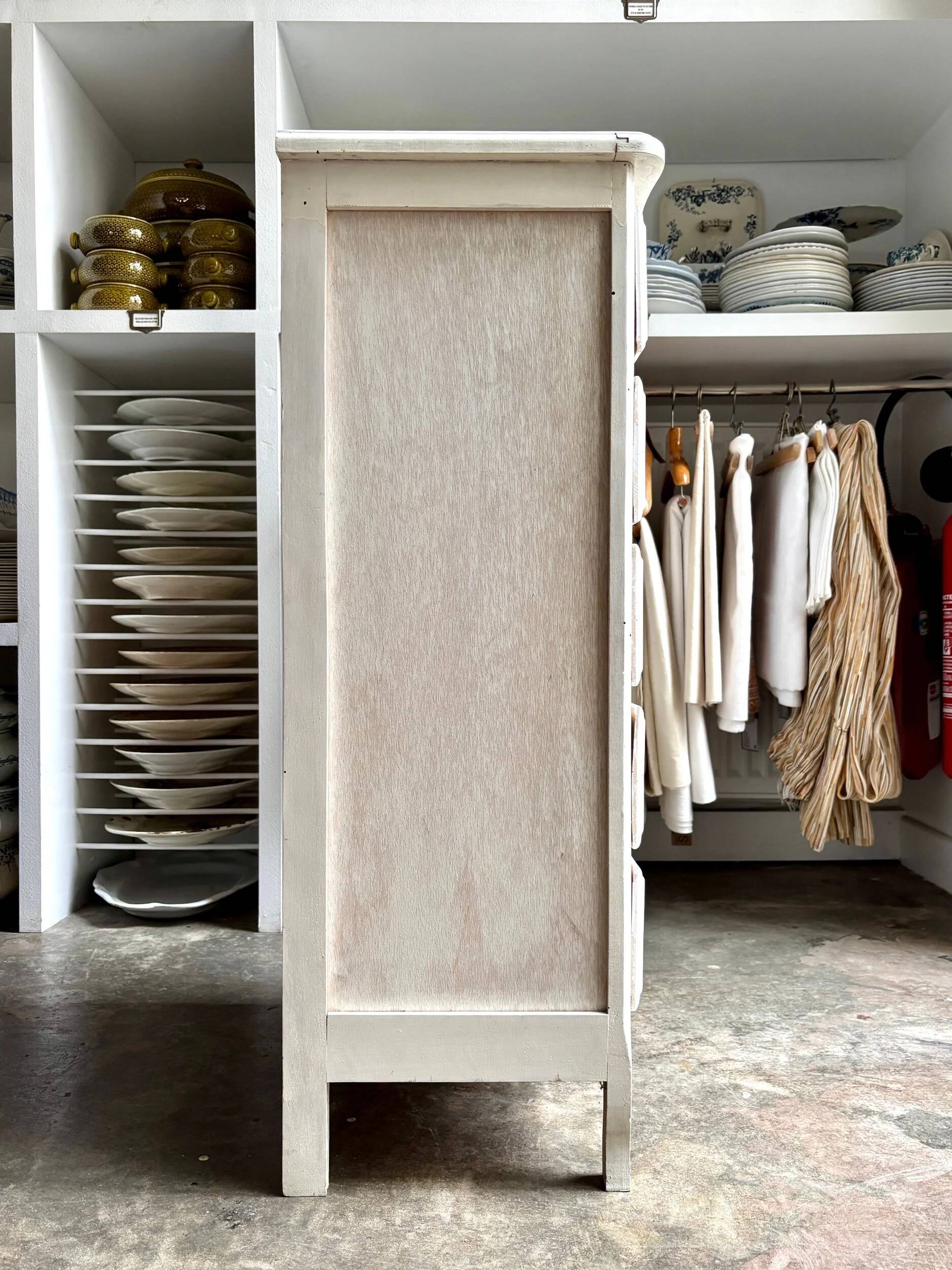 Chiffonnier 5 tiroirs en bois blanc