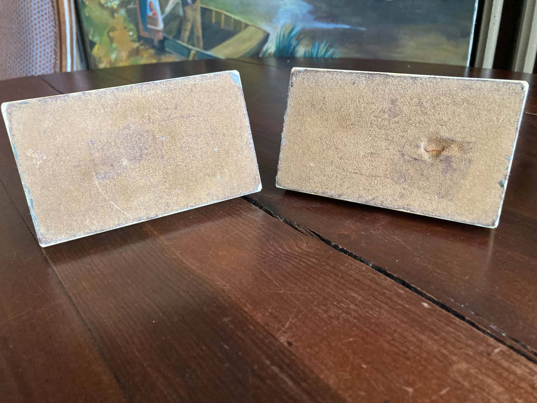 Squirrel bookends