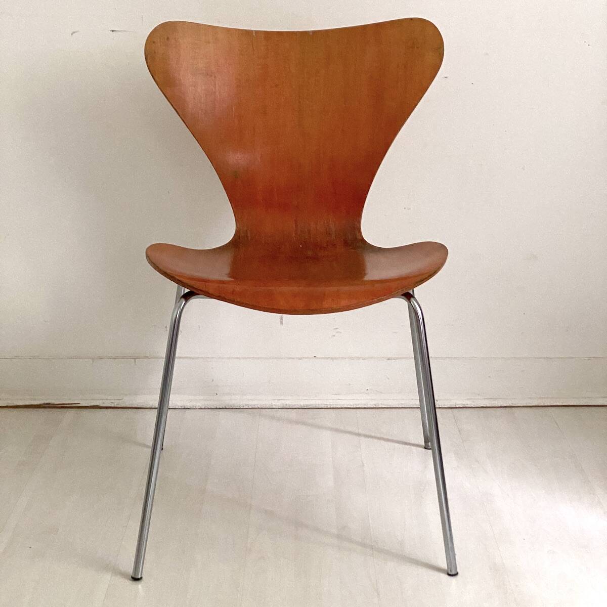 Chaise Butterfly de Arne Jacobsen édition Fritz Hansen