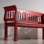 Banc ancien peint rouge en pin à dossier tourné – Europe centrale, vers 1900
