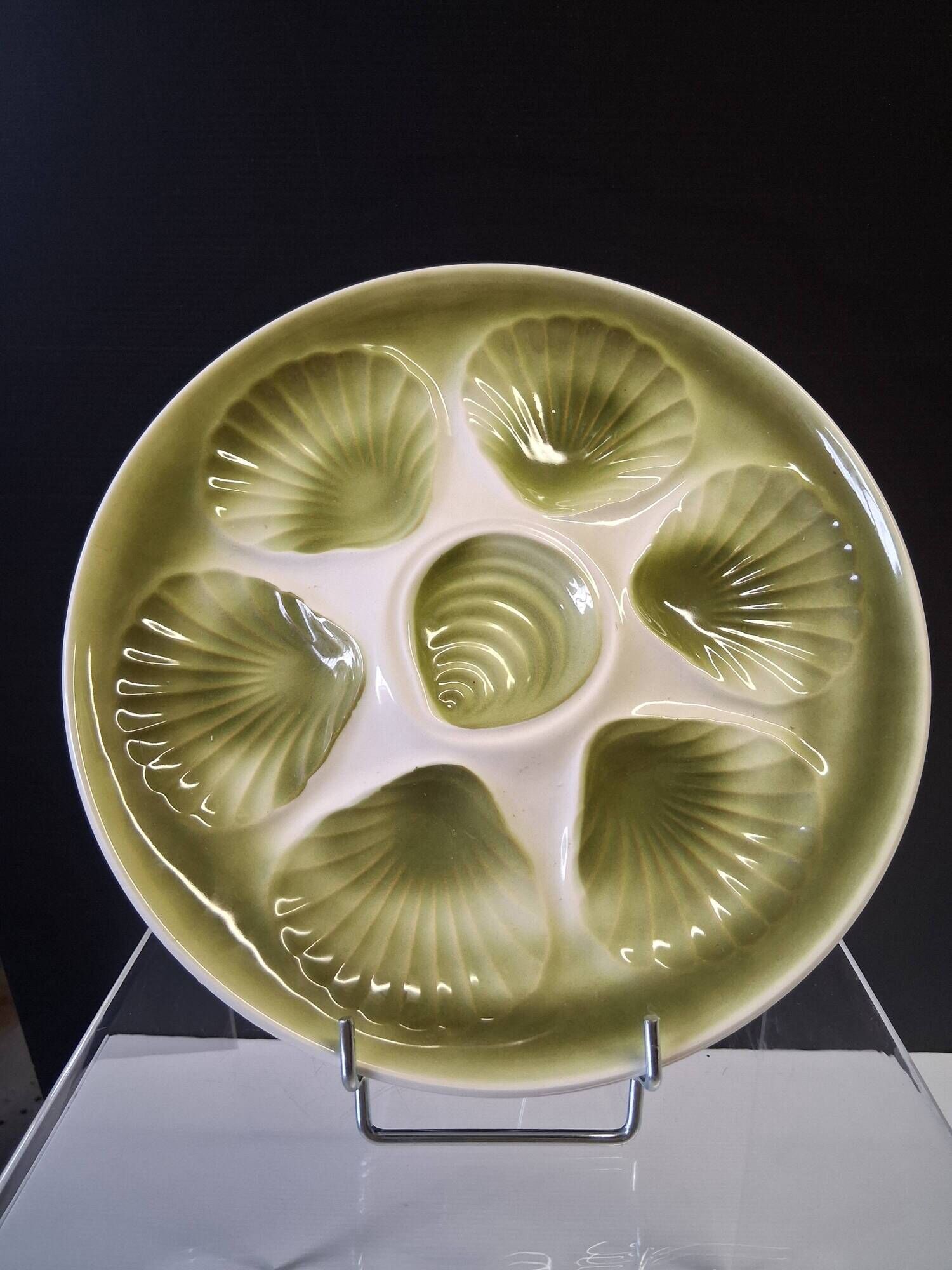 6 oyster/shellfish plates from Moulin des Loups in very good condition.
