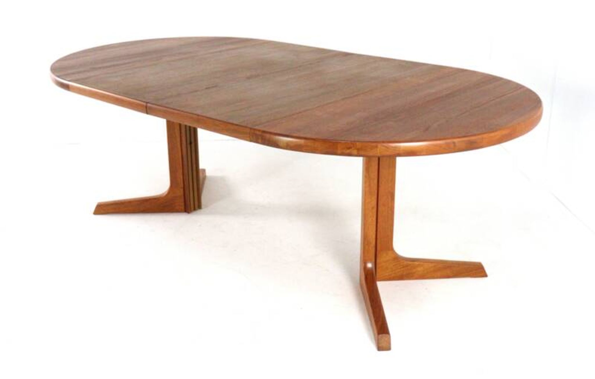 Gudme round extendable dining table 'Nabbe'