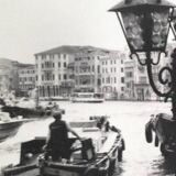 Photograph signed Serge Assier – Behind the scenes in Venice – Limited edition