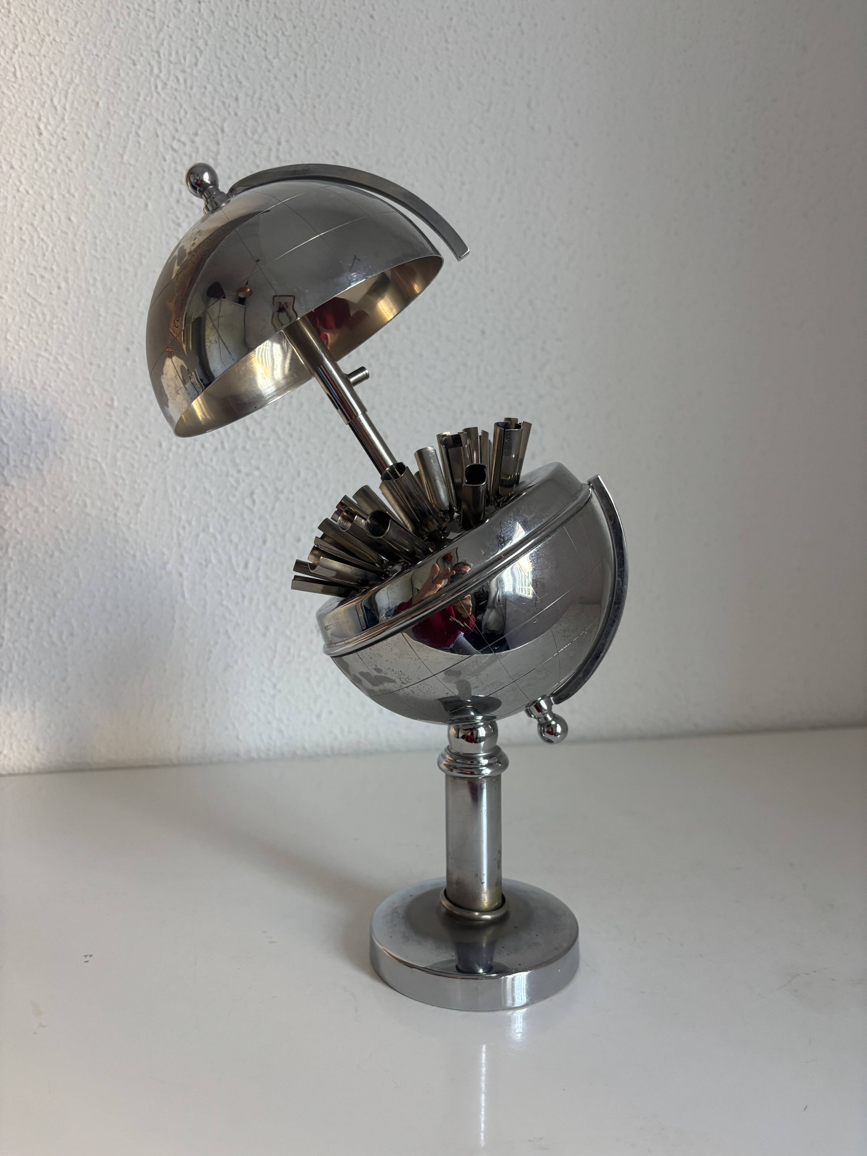 Vintage 1960 cigarette case world map chrome dispenser - 22 x 13 cm