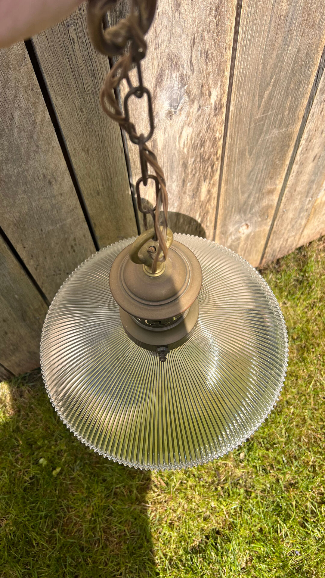 Art Deco suspension from the 1930s in glass and brass.