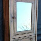 Armoire de poupée