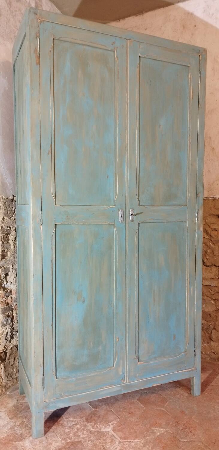 Armoire parisienne