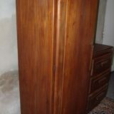 Asymmetric wardrobe