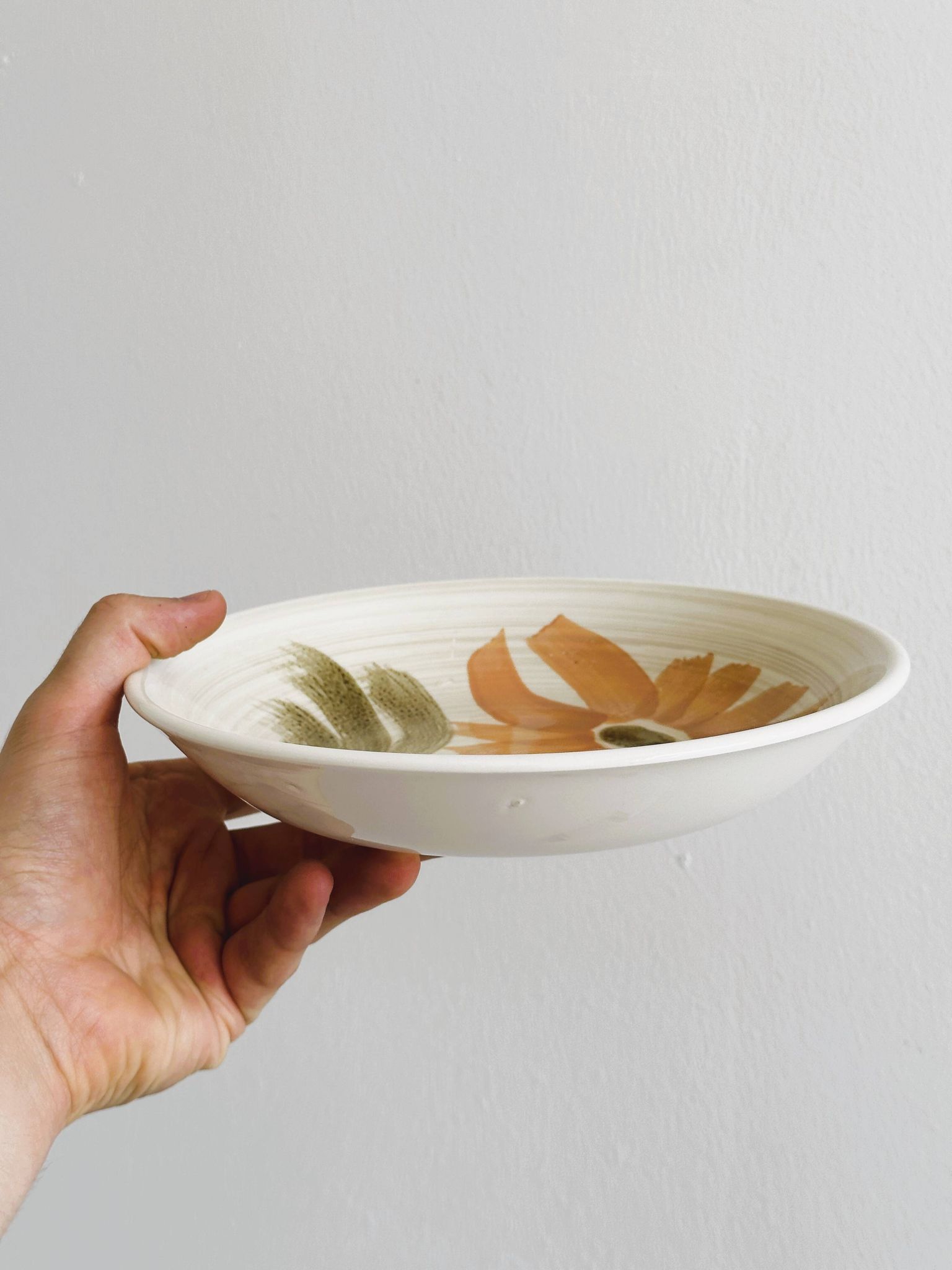 6 assiettes creuses en céramique – décor floral peint à la main