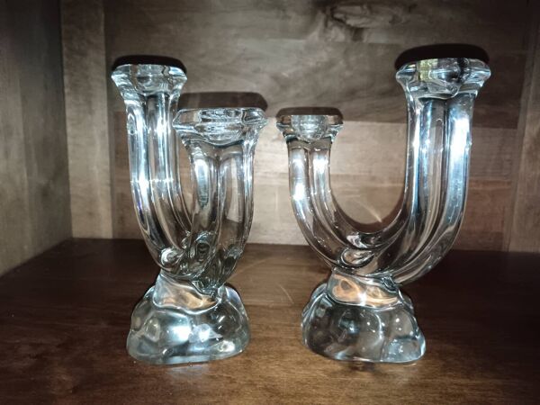 Paire de bougeoirs en cristal de Vannes.