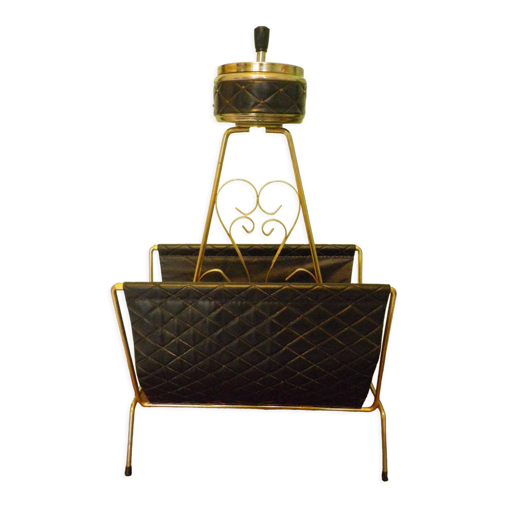 Free-standing ashtray with magazine holder