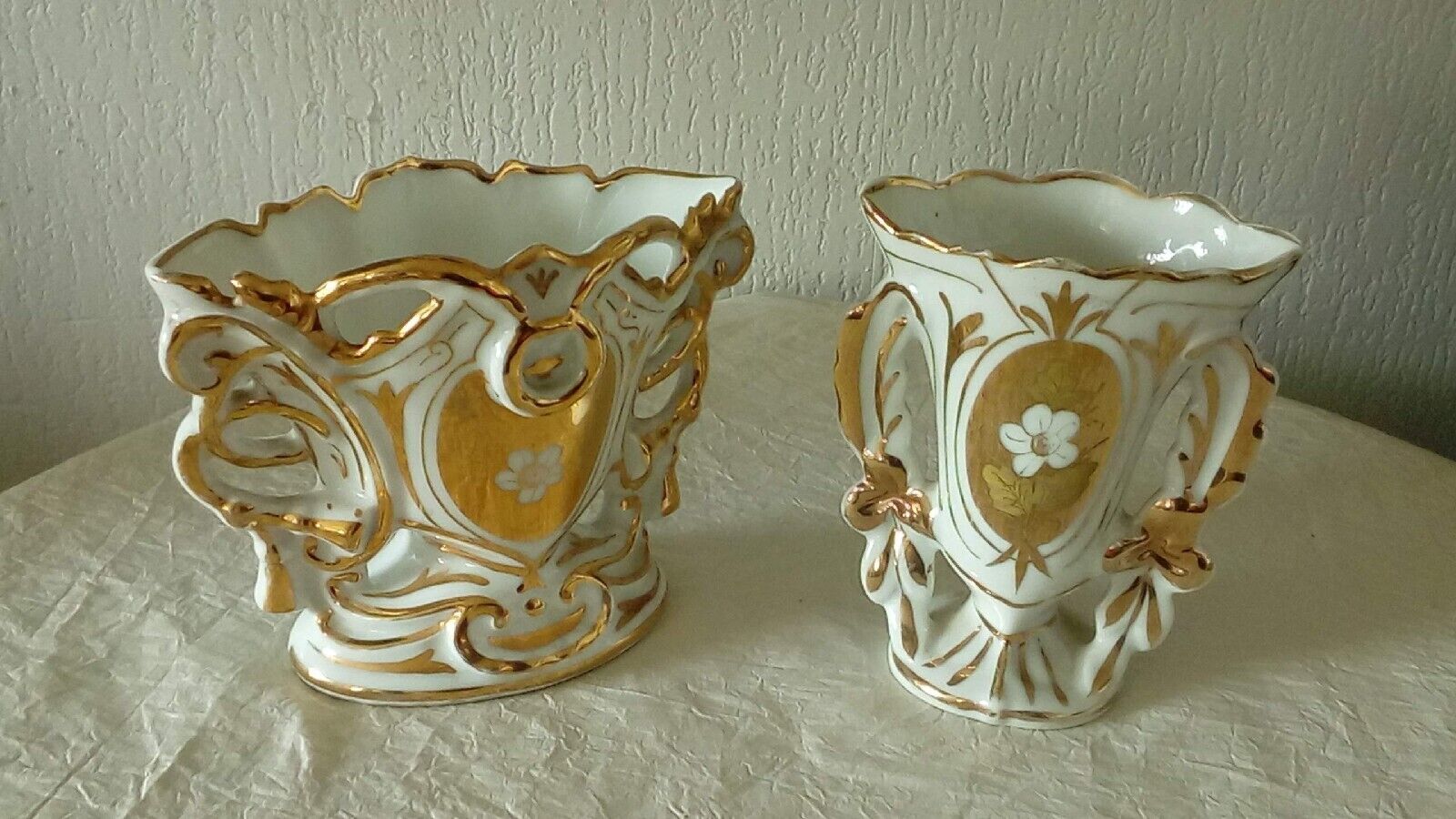 Wedding vases in Paris porcelain late 19th century