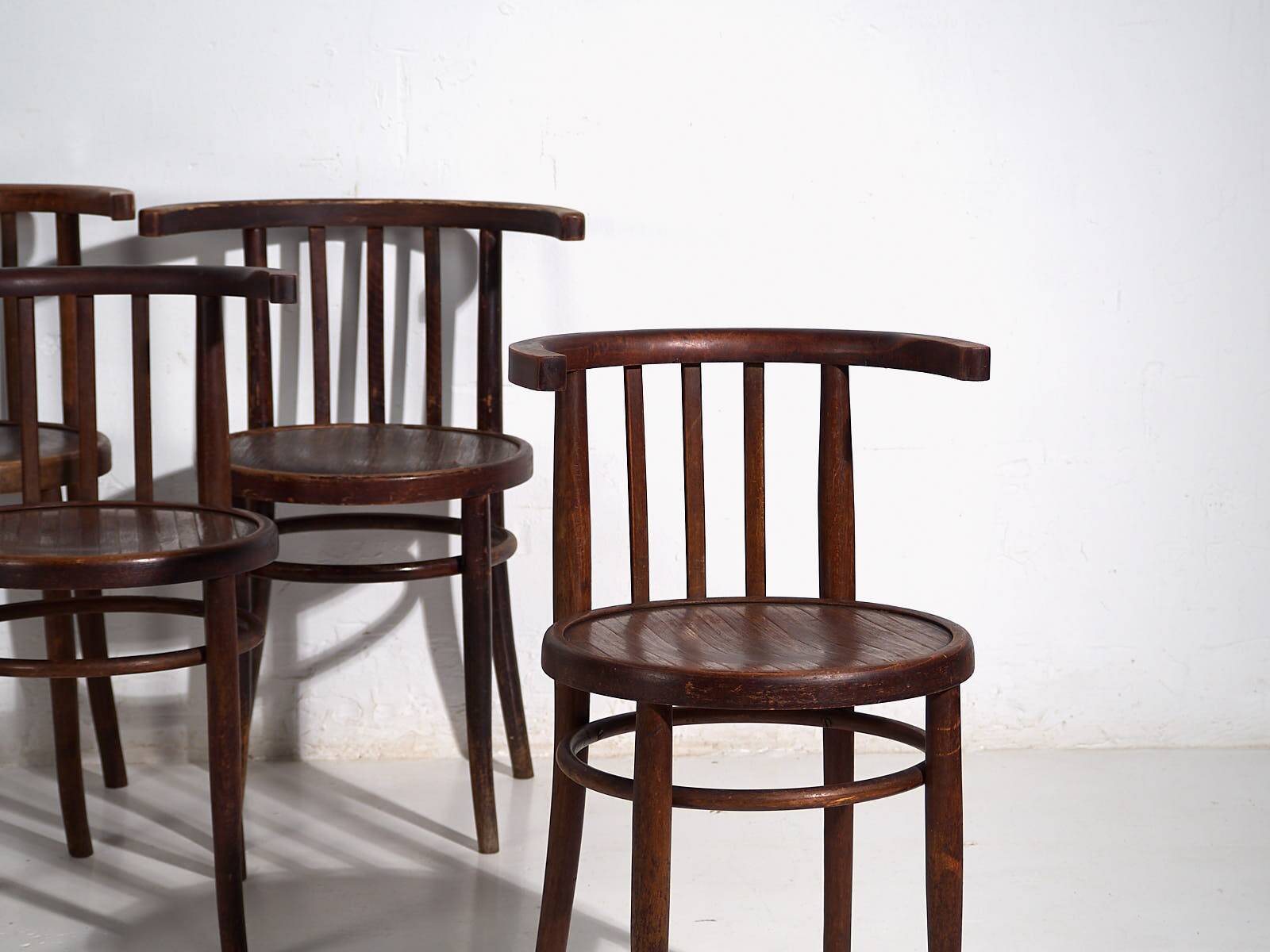 Antique bentwood chairs (circa 1920). Set of 4 pieces no. 2