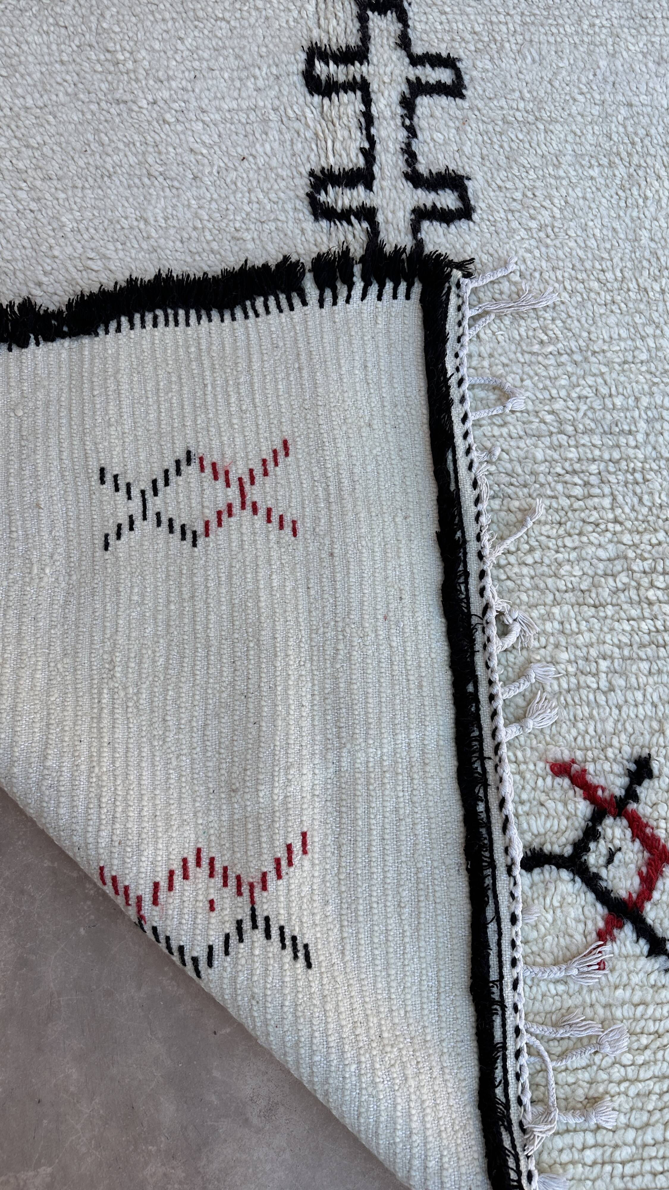 Moroccan carpet white - 179 x 280 cm