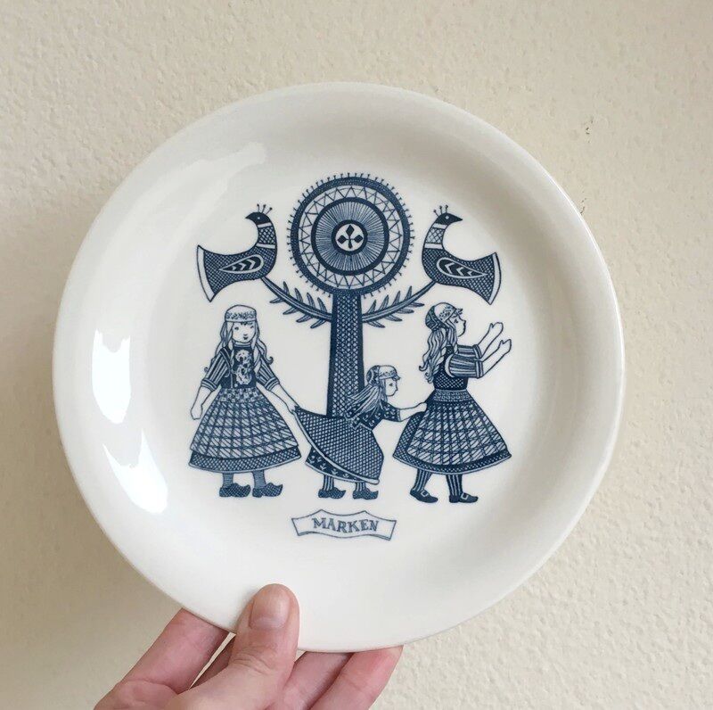 6 vintage plates