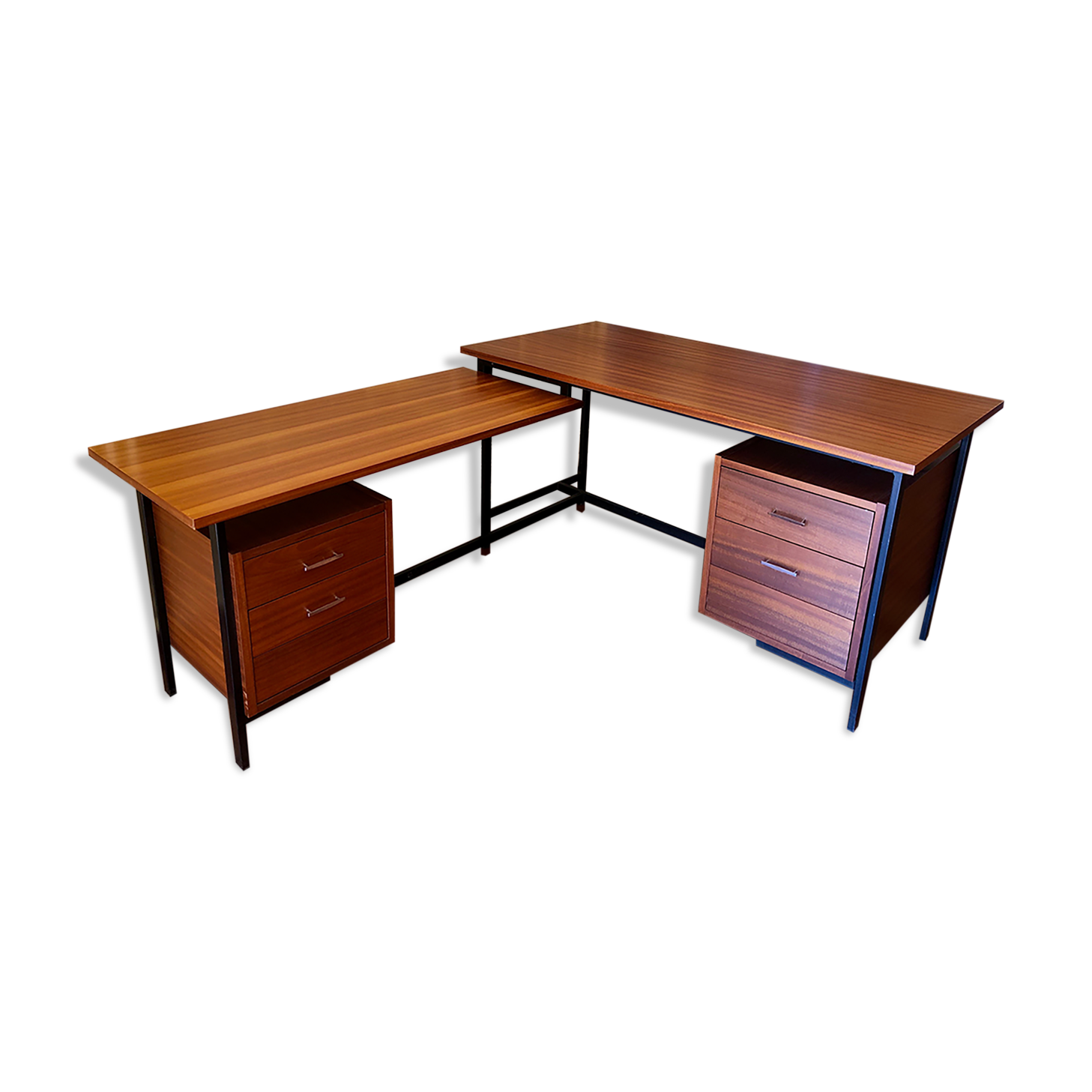 Corner desk