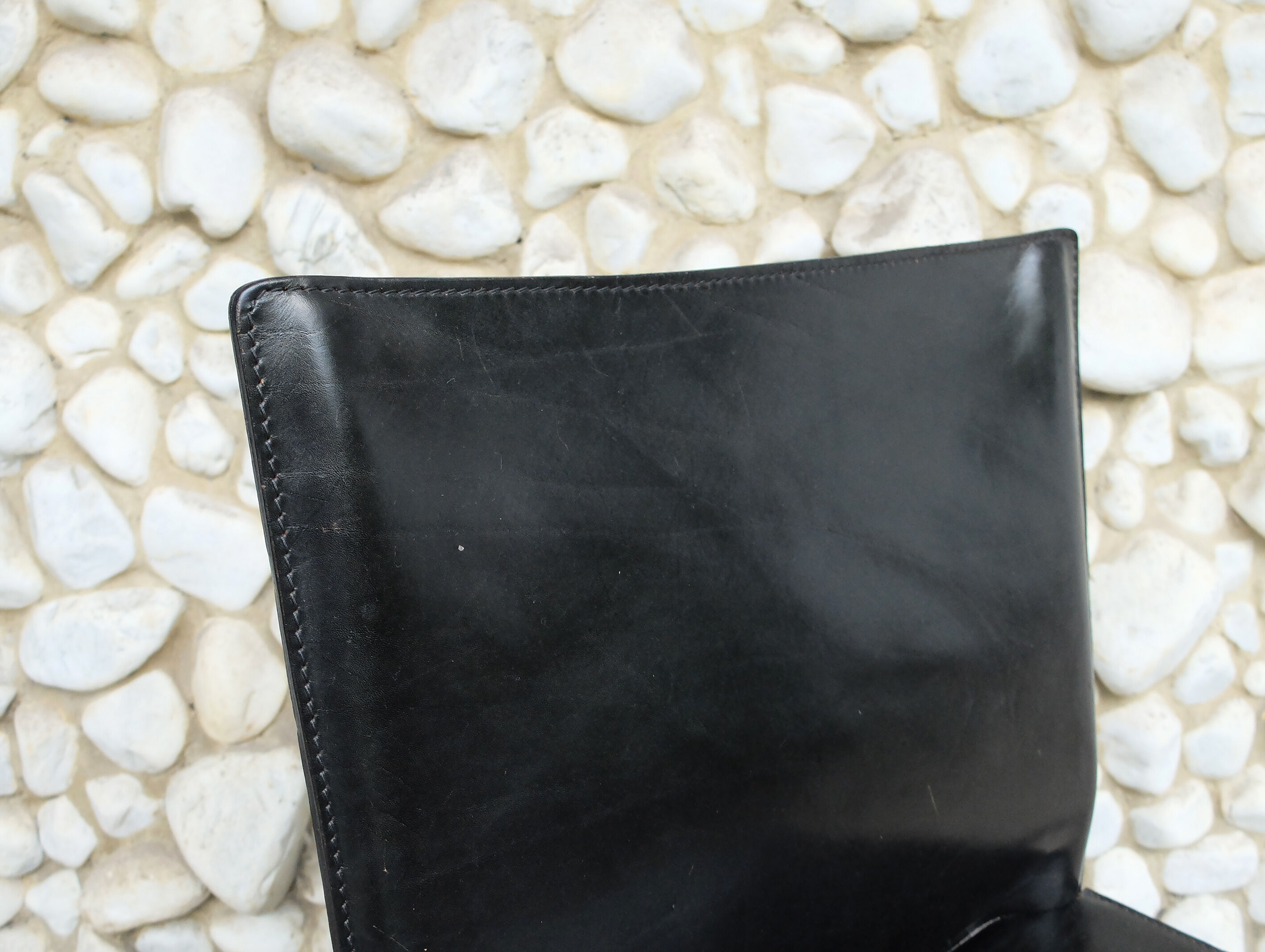 CAB 412 chair in black leather, Mario Bellini design for Cassina