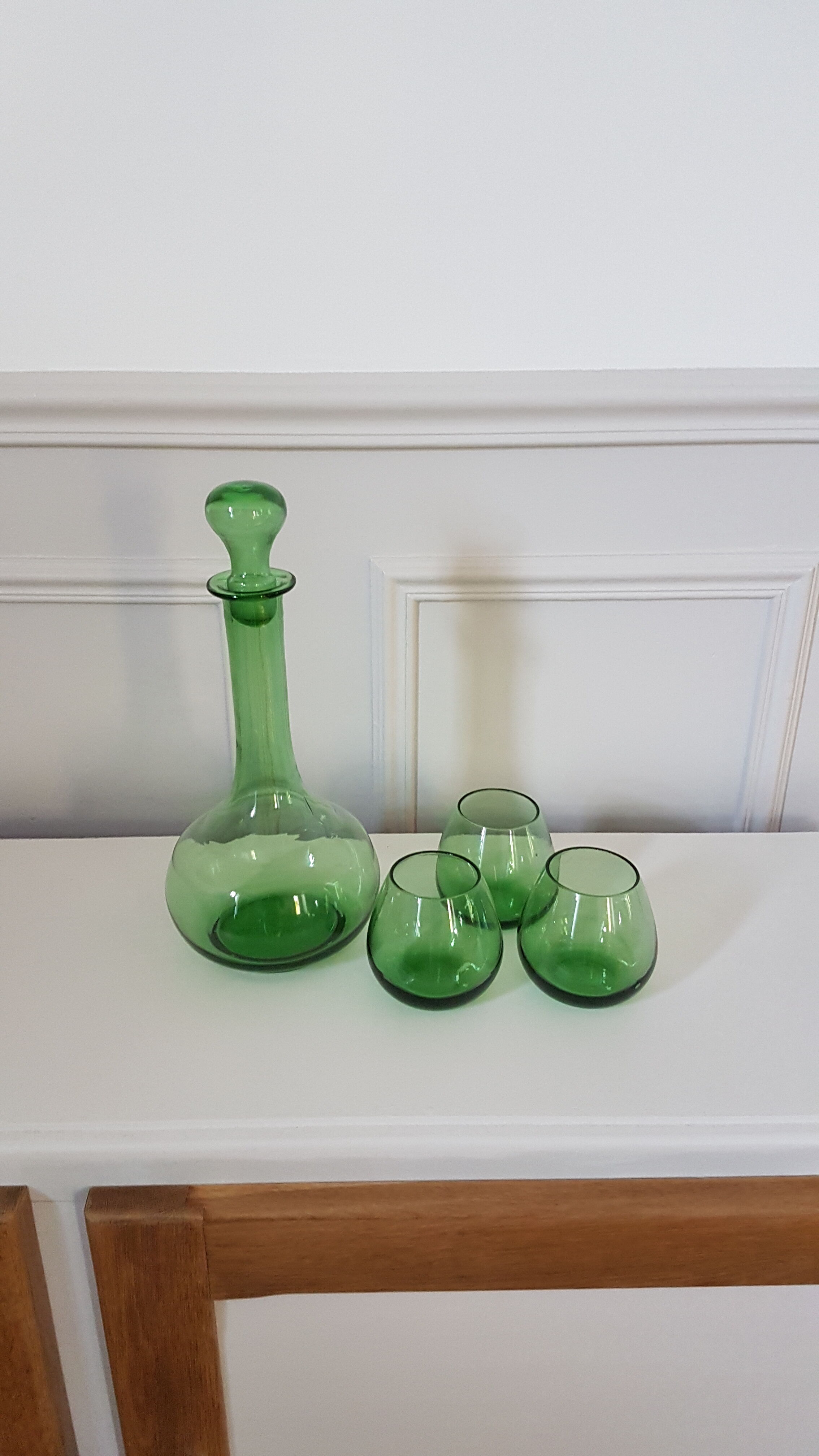 Carafe and its three glasses