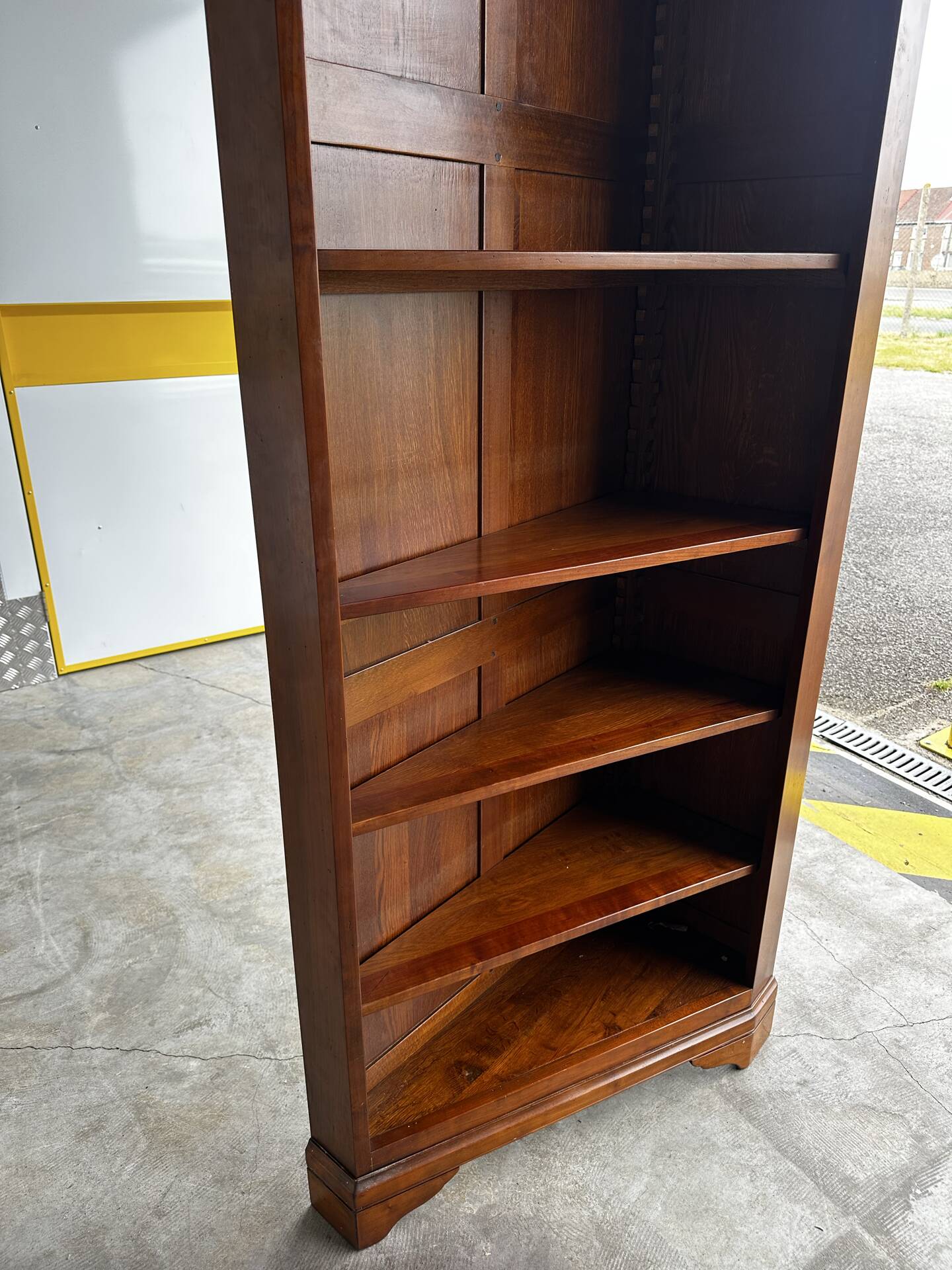Corner library in solid cherry wood - 20th century