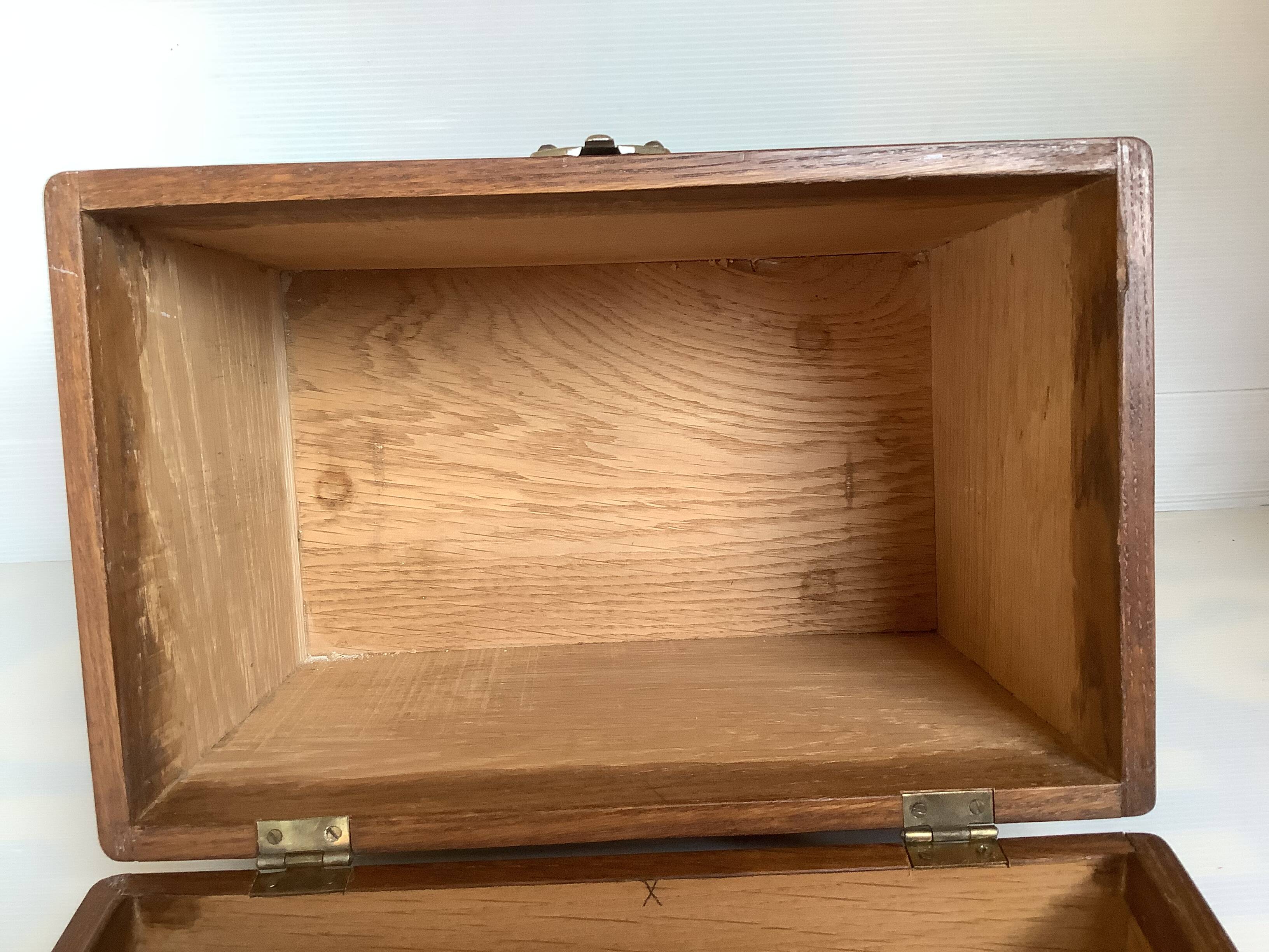 Cheney England dovetail wooden box