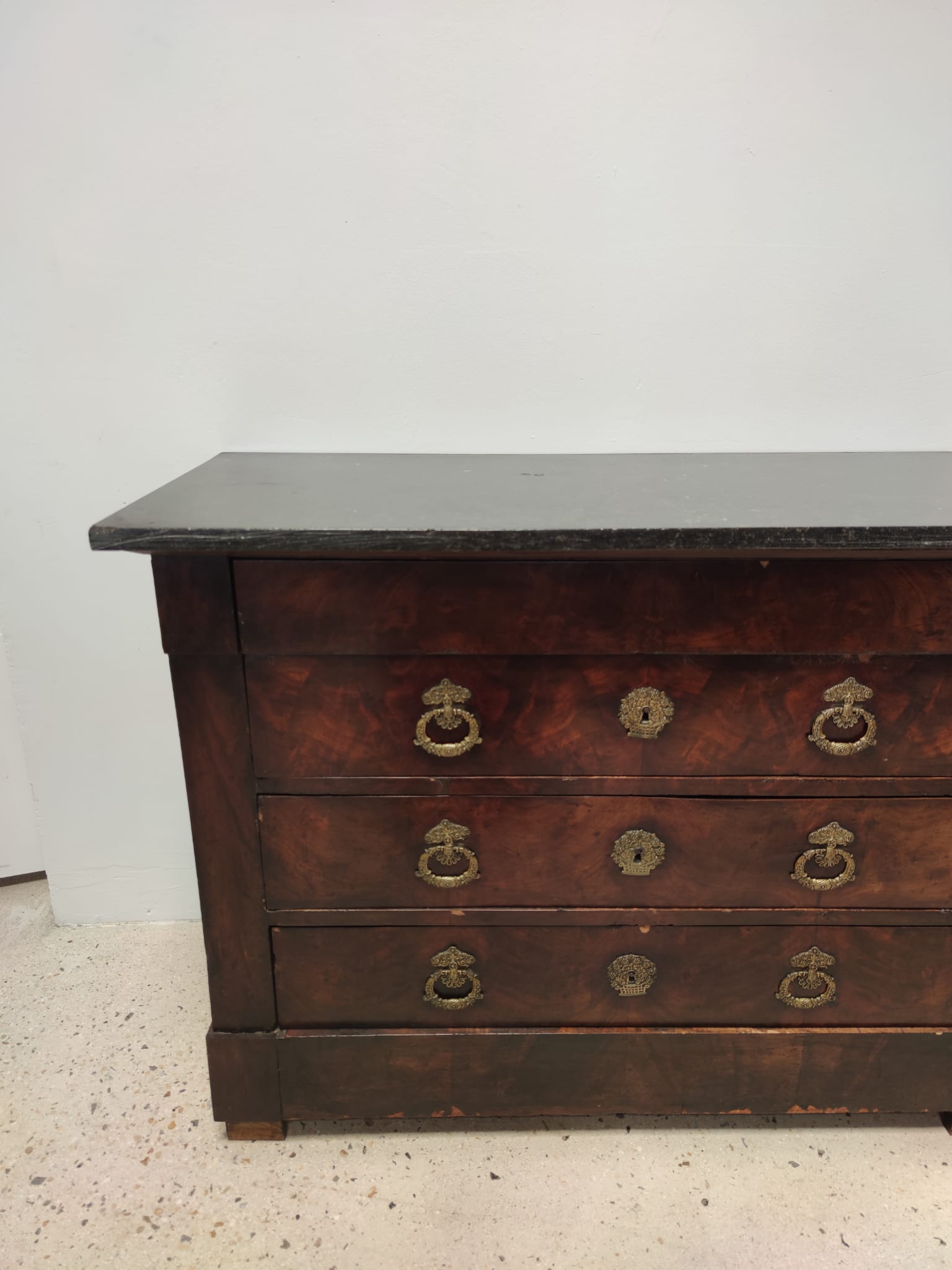 Chest of drawers in wood and gray marble with 4 drawers nineteenth century